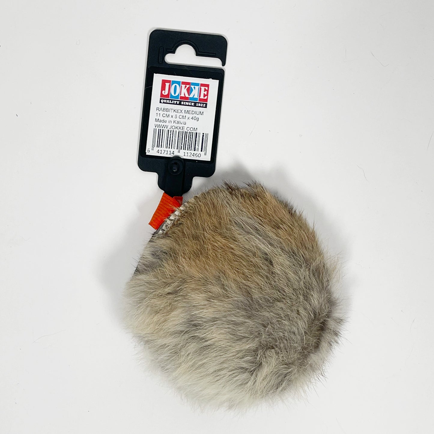 Kotimainen, kaninkarvainen ”keksi”-koiranlelu. EU-alkuperäiset raaka-aineet, pehmeä vanutäyte ja erinomainen motivointilelu noutajille.