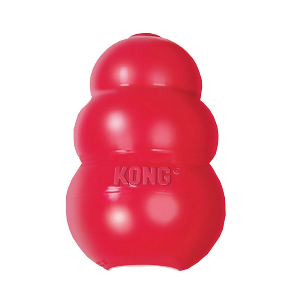 Kong Original on jo klassikoksi muodostunut, kestävä ja monipuolinen kumilelu, joka tarjoaa koiralle hauskaa tekemistä ja todentuntuista saalistusleikkiä. Lelun ainutlaatuinen muoto saa sen pomppimaan arvaamattomasti, mikä haastaa koiraa ja pitää mielenkiinnon yllä.
Kong toimii myös mainiona aktivointileluna: täytä lelu pohjassa olevasta reiästä koiran lempinamuilla tai tahmealla ruualla ja anna koiralle pitkäkestoista puuhaa!