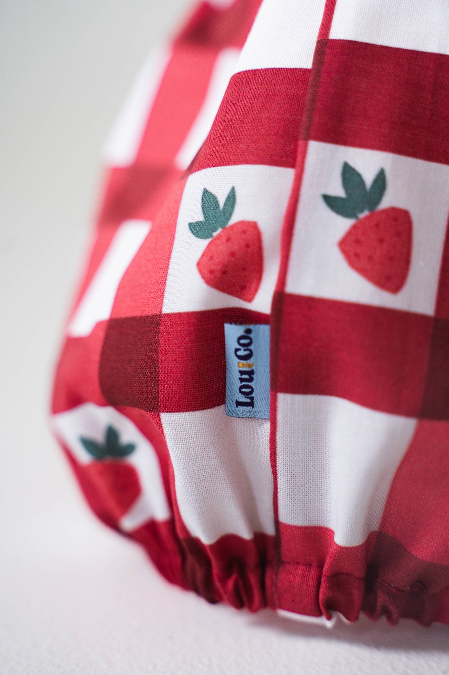 Lou & Co. Koiran Huppu - Mansikat