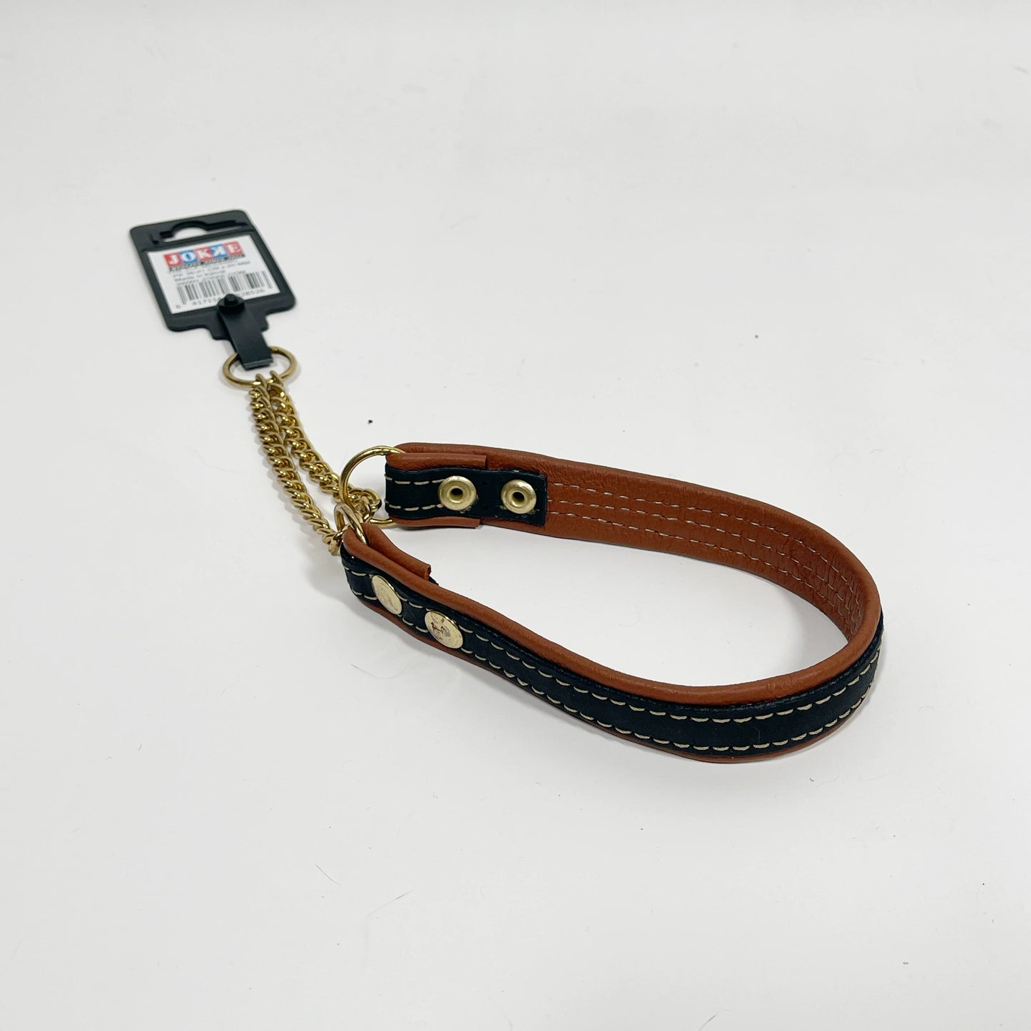 Kotimainen puolikiristävä nahkakaulapanta pehmeällä hirvennahkavuorella.